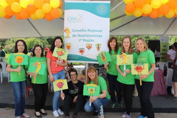 crn-2-promove-educacao-alimentar-para-criancas-na-praca-de-san