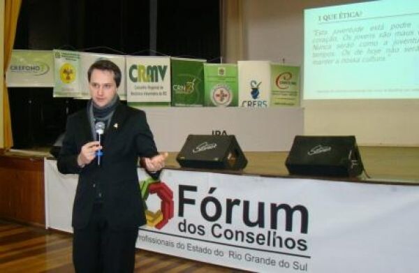 evento-sobre-saude-midia-e-etica-reune-alunos-e-profissionais-da-area-no-ipa