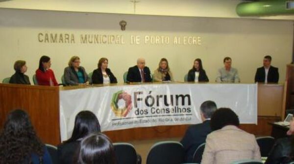 i-encontro-dos-academicos-com-os-conselhos-profissionais-da-saude