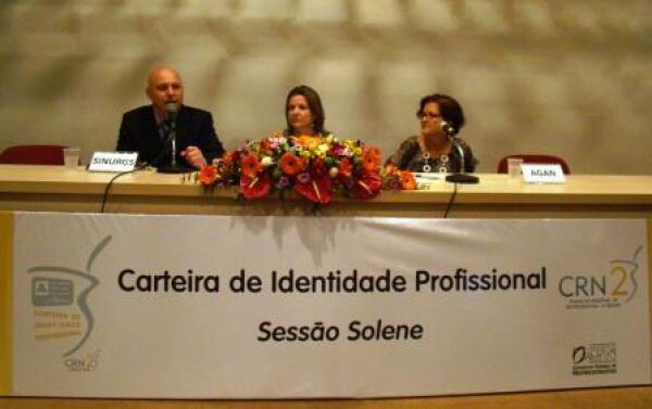 4-sessao-solene-de-entrega-das-carteiras-de-identidade-profissional